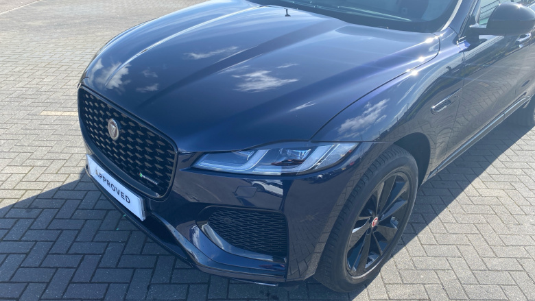 Jaguar F-Pace 2.0 D200 R-Dynamic Black 5dr Auto AWD Diesel Estate